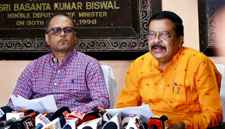Odisha Gears Up For Cyclone ‘Montha’; 8 Districts On Red Alert