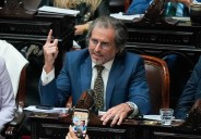 Bertie Benegas Lynch asume la presidencia de Presupuesto en reemplazo de José Luis Espert y empieza la pelea