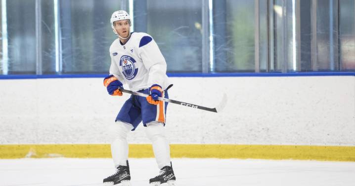 McDavid says new contract shows commitment to win with Oilers