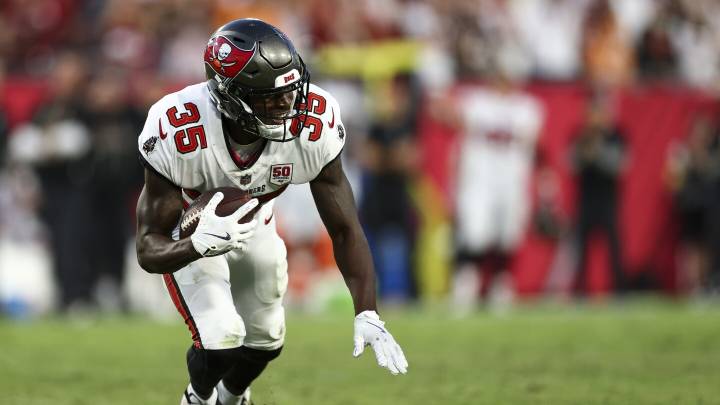 Jamel Dean named the NFC defensive player of the week