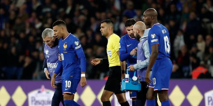 La lesión de Mbappé que encendió las alarmas en Francia en las Eliminatorias de Europa: todos los goles de la jornada