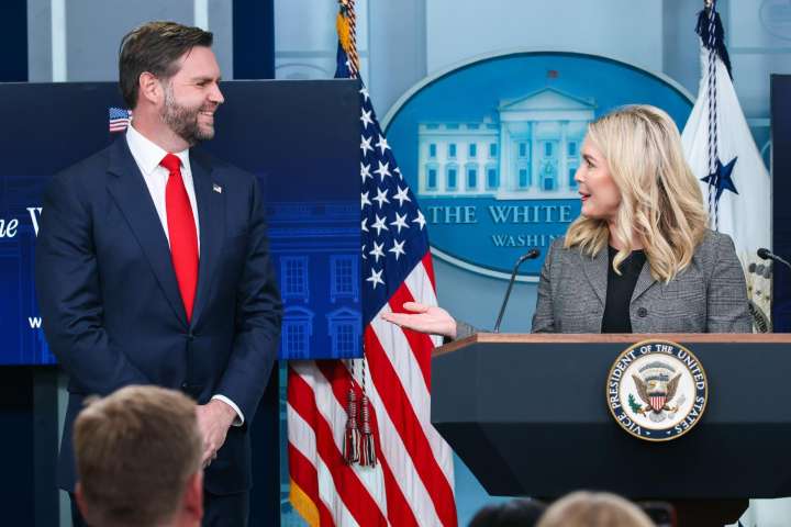 Vance promete que memes de Trump contra líder demócrata acabarán cuando abra el Gobierno