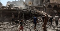 Defensa Civil de Gaza dice que ha recuperado 150 cuerpos entre los escombros