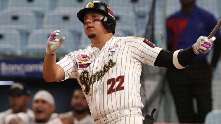 Leones desatan su poder y frenan racha de Tigres