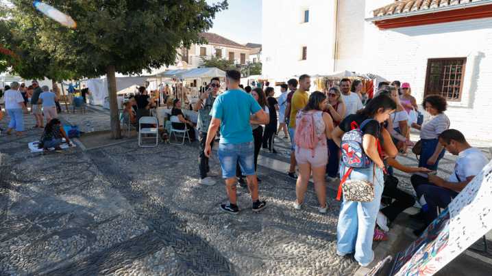 Cielos nubosos y temperaturas máximas en ligero descenso este jueves en Granada