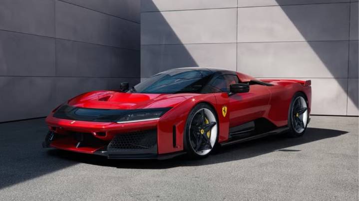 El lujoso capricho de Zlatan Ibrahimović: se regaló un Ferrari F80 de casi 4 millones de euros