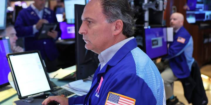 Dot-com fears rise with tech stocks seeing $100 billion swings