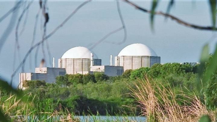 Iberdrola e os seus socios solicitarán prolongar a vida da central nuclear de Almaraz