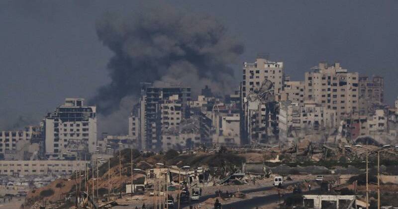 Israel ramps up Gaza offensive as Hamas weighs US plan