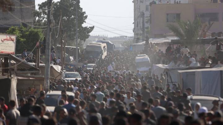 Israel libera a más de 1.900 presos palestinos como parte del acuerdo de alto al fuego