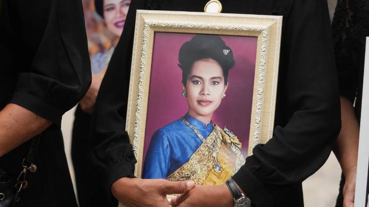 Fallece Sirikit, reina madre de Tailandia