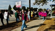 No Kings 2.0 march brings hundreds to Pine Grove Park