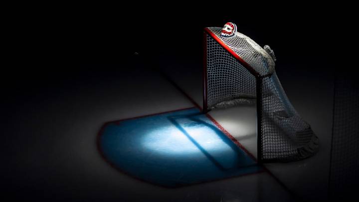 Habs remember Ken Dryden at home opener