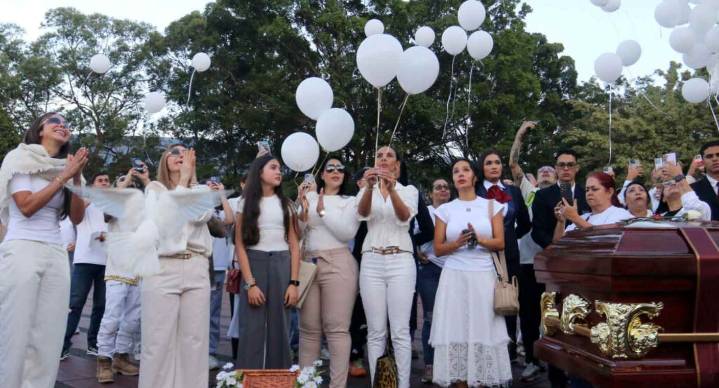 Despiden con emotivo funeral al cantante colombiano B King en Medellín, quien fue asesinado en México