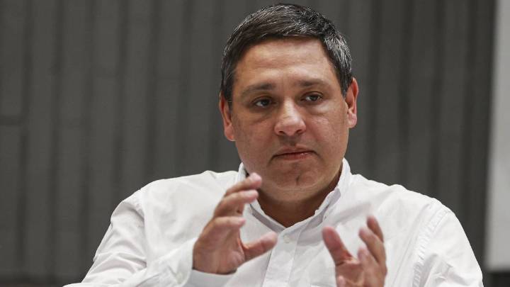 Precandidato presidencial Mauricio Lizcano denuncia amenazas contra su familia