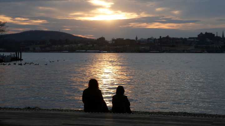 When will sunrise, sunset be in Petersburg after clocks turn back?