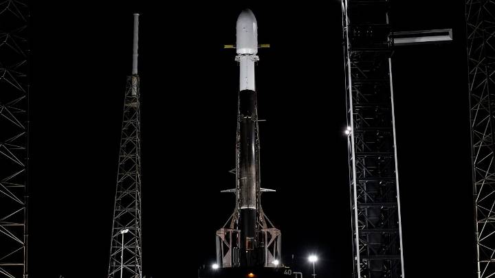 SpaceX to launch Spanish communications satellite