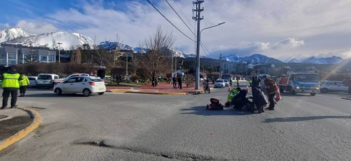 Chocaron un auto y una moto