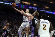 Austin Reaves’ career-high 51 points lead Lakers to win over Kings