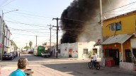 Se Salvan Dos Personas en Incendio de Construcción Abandonada en Monterrey