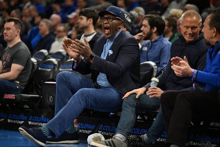 Deadspin | Mavericks to retire Mark Aguirre's jersey on Jan. 29