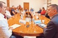 Firma Galeana acuerdo con Ichea vs rezago educativo