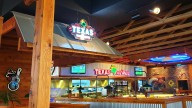 Does Texas Roadhouse Serve Alcohol?