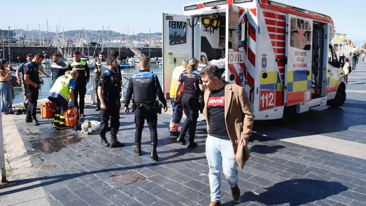 Fallece en Gijón la mujer de 84 años que había caído al mar en el Puerto Deportivo