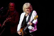 Rock Hall inductee John Lodge of Moody Blues dies at 82