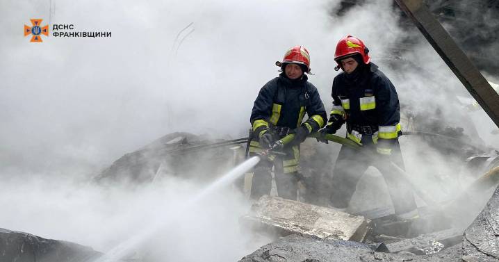 Ascienden a doce los muertos por la explosión de una fábrica militar en Rusia
