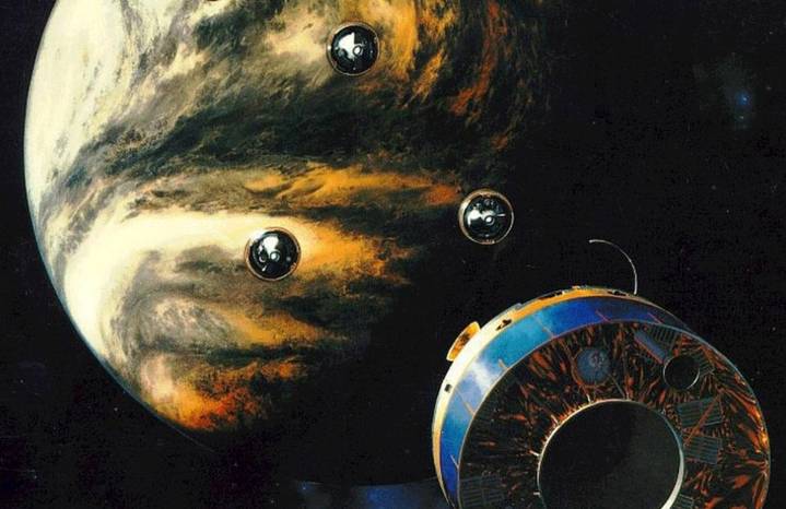 Venus esconde depósitos de agua y hierro en sus nubes