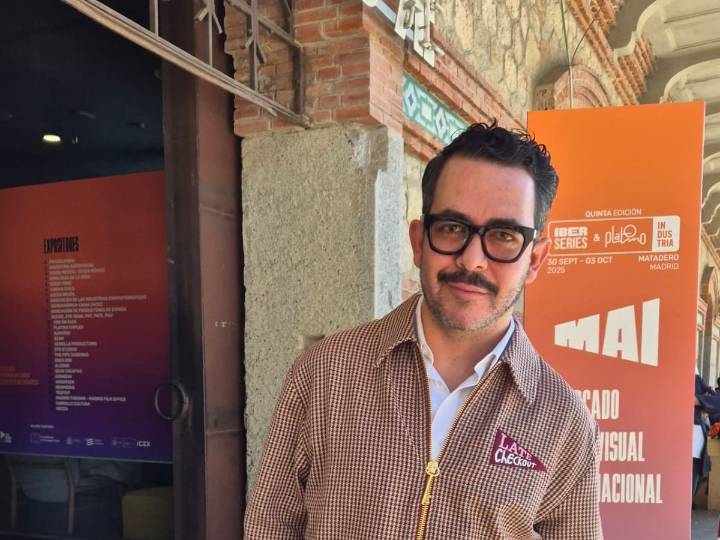 Manolo Caro regresa con nueva serie para Netflix y explora su paternidad