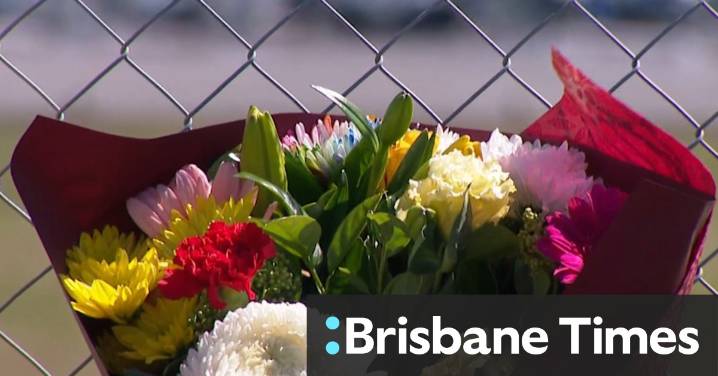 Tributes to trio killed in light plane