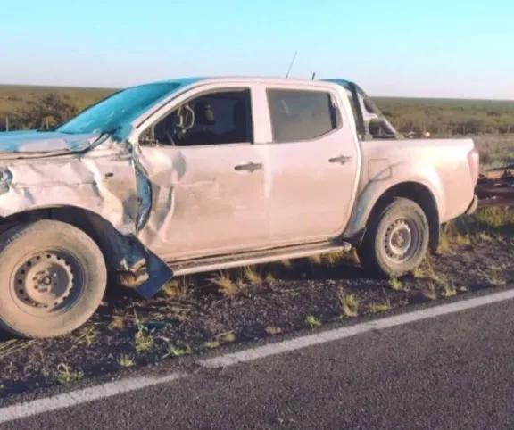 Choque entre camioneta y furgón en la Ruta 22 cerca de Choele Choel
