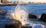 Instalan el dispositivo para generar electricidad con las olas