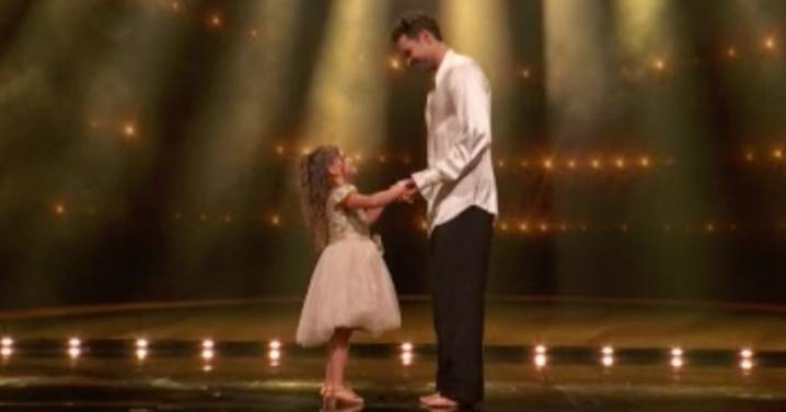 Dylan Efron Dances With Sister to Brother Zac Efron's Song for ‘DWTS’ Dedication Night