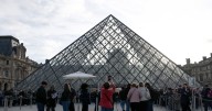 Vigilante del Louvre recuerda escuchar un gran ruido durante el robo