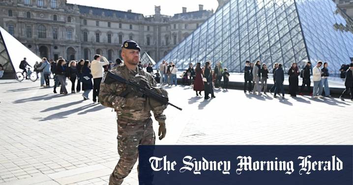 Five more arrested in Louvre jewel heist investigation