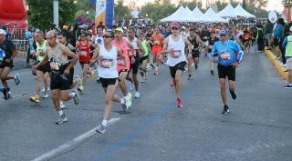 Miles de personas participaron en el Maratón AGS