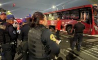 Camión de SSC CDMX choca con unidad del Metrobús en avenida Eduardo Molina; no se reportan lesionados