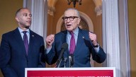 Trump shows little urgency to intervene in shutdown talks