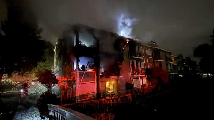 Kent apartment fire displaces multiple families