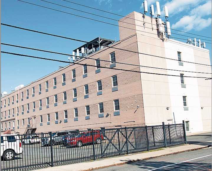 Staten Island man’s alleged assault of migrant mom near embattled shelter resolved in court