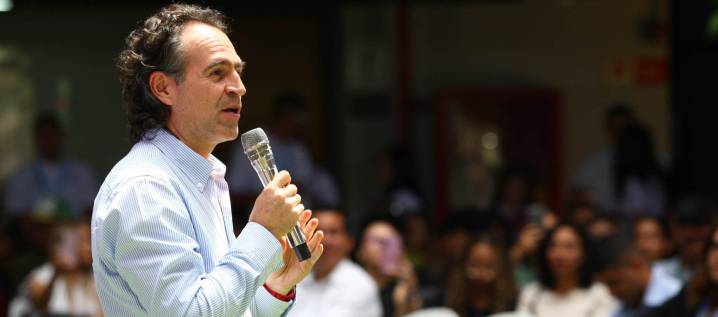 Fico Gutiérrez arremetió contra Petro por "destruir" la relación con EE.UU.