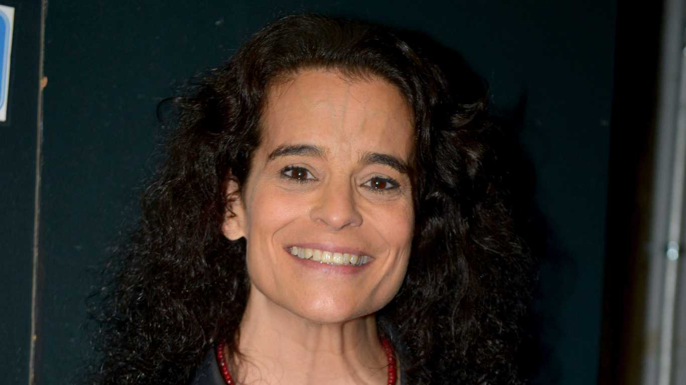 Lesbian comic Jessica Kerson apologises for Saudi Arabia show
