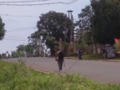 Dos jóvenes enfrentaron a delincuentes y recuperaron la moto de su vecino