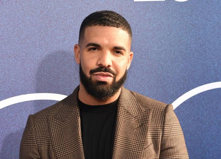 Dave's Hot Chicken is giving out free sliders in honor of Drake's 39th birthday