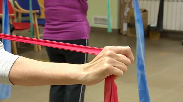 El Gobierno anuncia 500 millones para reforzar la dependencia y atender a pacientes con ELA