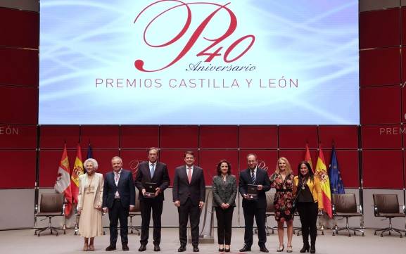 La Junta convoca los Premios Castilla y León 2025 con 18.000 euros por categoría