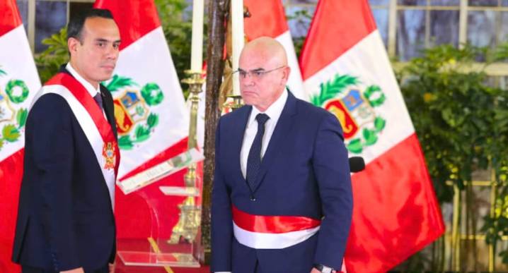 Ernesto Álvarez Miranda: Quién es el presidente del Consejo de Ministros del gobierno de José Jerí Expresidente del Tribunal Constitucional Ernesto Álvarez Miranda juramentó como presidente del Consej